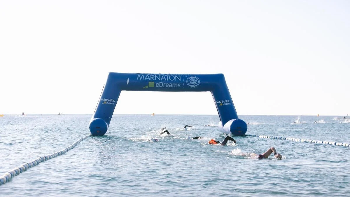 Arco hinchable flotante para eventos acuáticos