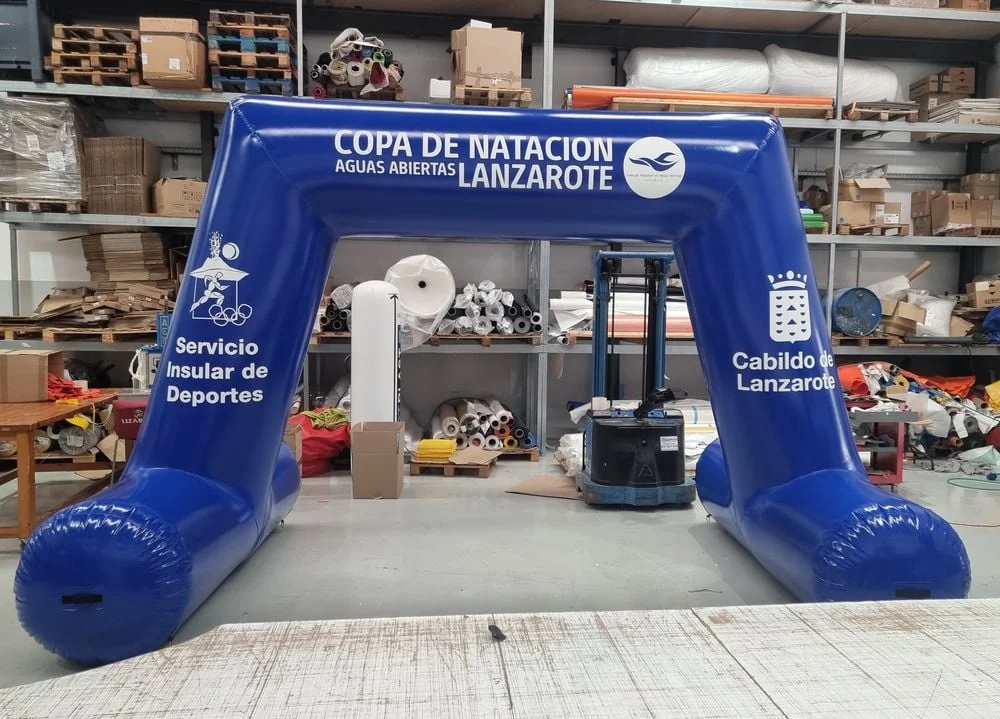 Arco hinchable flotante para eventos acuáticos