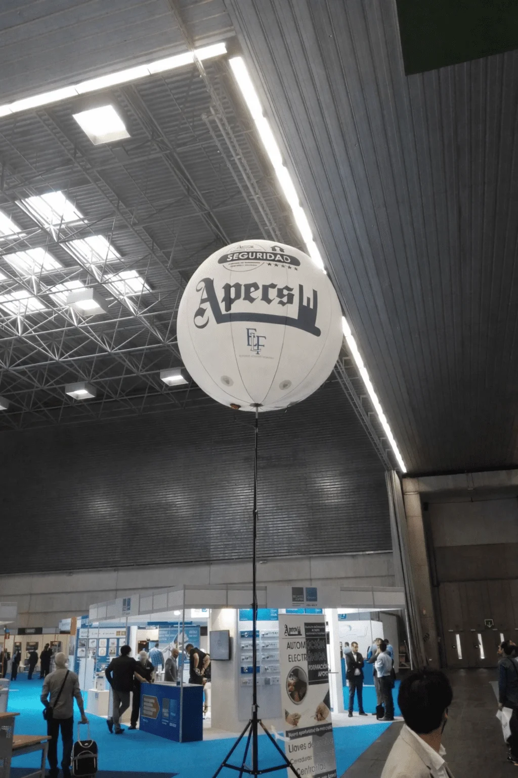 Esfera Publicitaria en PVC Estanco con Mástil