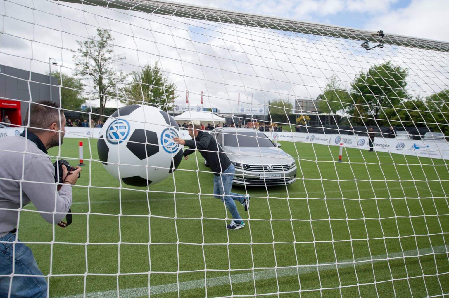 Custom Airtight Inflatable Sphere for a Volkswagen Brand Activation